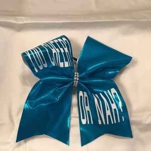 Cheer bow